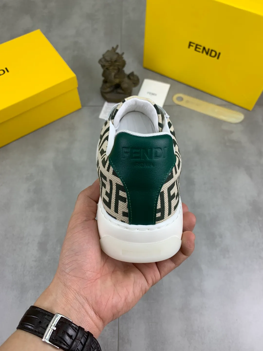 ​Men's shoes 💰P440 💰【New】Little monster 🆘 New FENDI 🕶️🕶️Simple routing effect, showing an elegant and cool driving shoe 🎬Using imported calfskin + first-layer pigskin lining🐂Excellent material🎬Detailed workmanship 🤗Comfortable foot feel➰➰. ​Pair it with any outfit to show your taste and temperament, low-key luxury ♻️Design ​simple and elegant ​noble and fashionable 🍃​Very loved and favored by trendy men 💓❤️size: 38-44 4️⃣colors available
